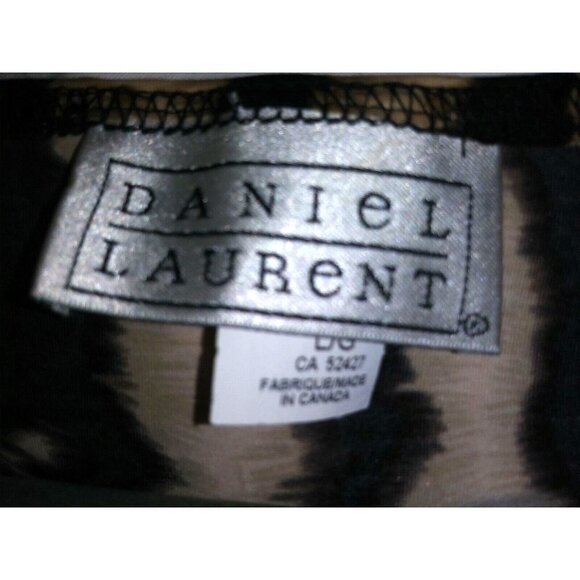 Womens Pullover Top Leopard print Sz L Embellished V Neck Daniel Laurent Stretch - Picture 7 of 8